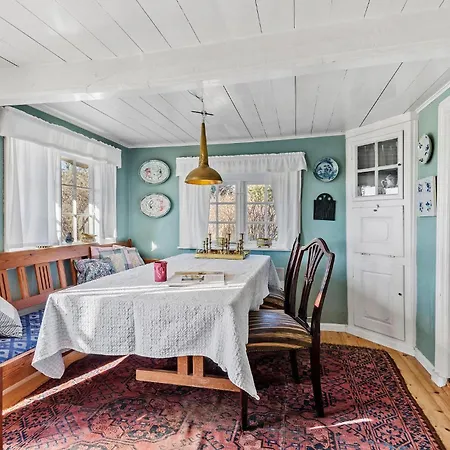 Hébergement de vacances 4 Bedroom Gorgeous In