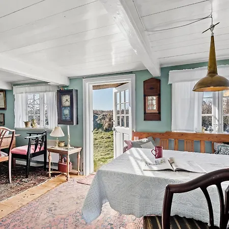 4 Bedroom Gorgeous In Hébergement de vacances Fanø